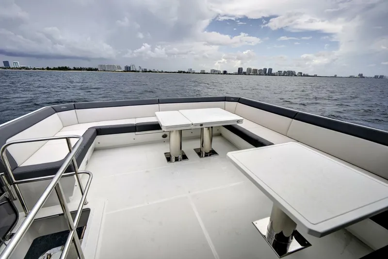 Slide: The Image of Galeon 640 Fly 2025 - 5620990