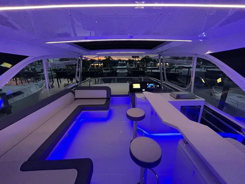 Slide: The Image of Galeon 640 Fly 2025 - 5619159