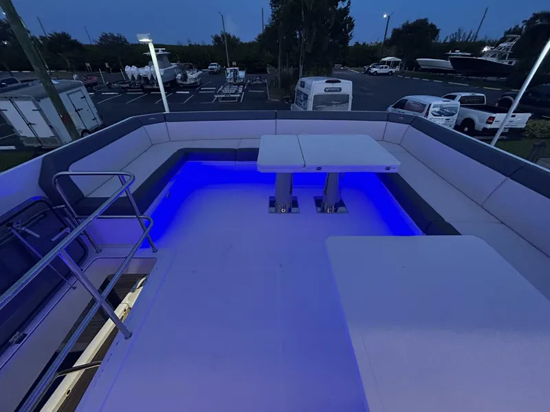 Slide: The Image of Galeon 640 Fly 2025 - 5619200