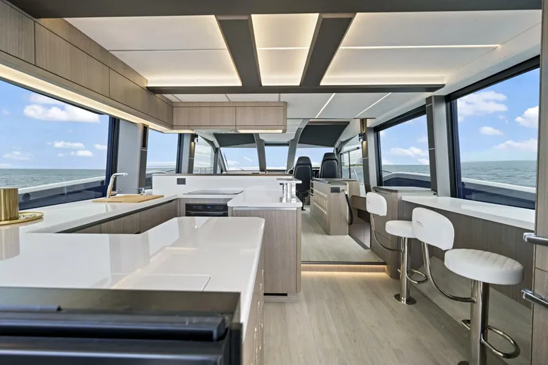 Slide: The Image of Galeon 640 Fly 2025 - 5619096