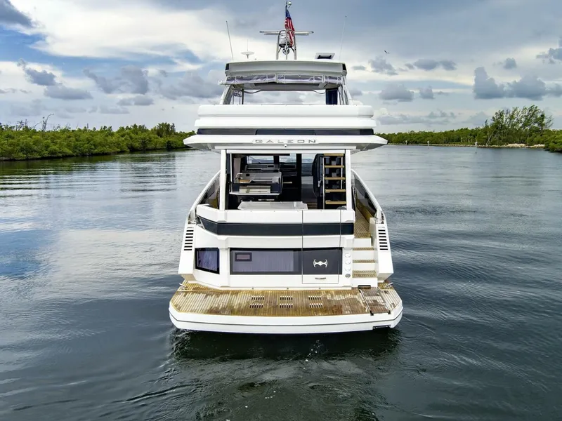 Slide: The Image of Galeon 640 Fly 2025 - 5619177