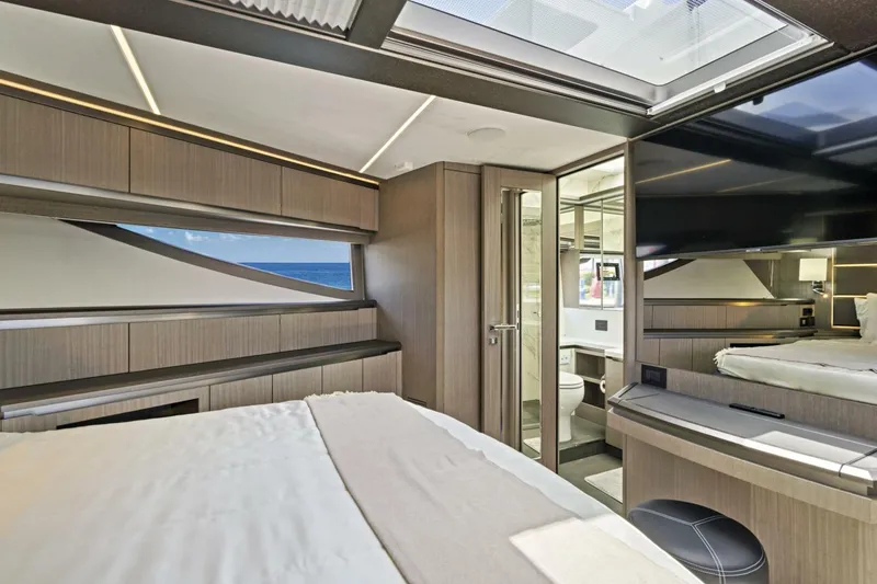 Slide: The Image of Galeon 640 Fly 2025 - 5619071