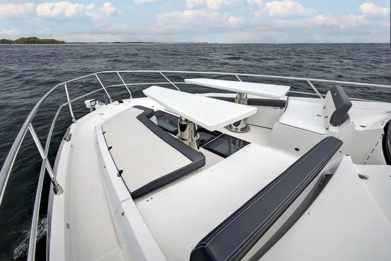 Slide: The Image of Galeon 640 Fly 2025 - 5619184