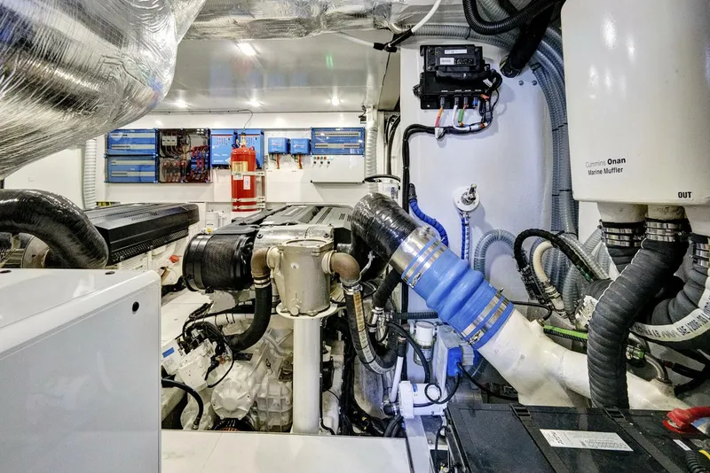 Slide: The Image of Galeon 640 Fly 2025 - 5619107