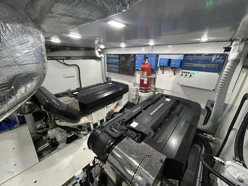 Slide: The Image of Galeon 640 Fly 2025 - 5619150