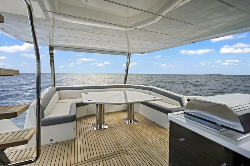 Slide: The Image of Galeon 640 Fly 2025 - 5619077