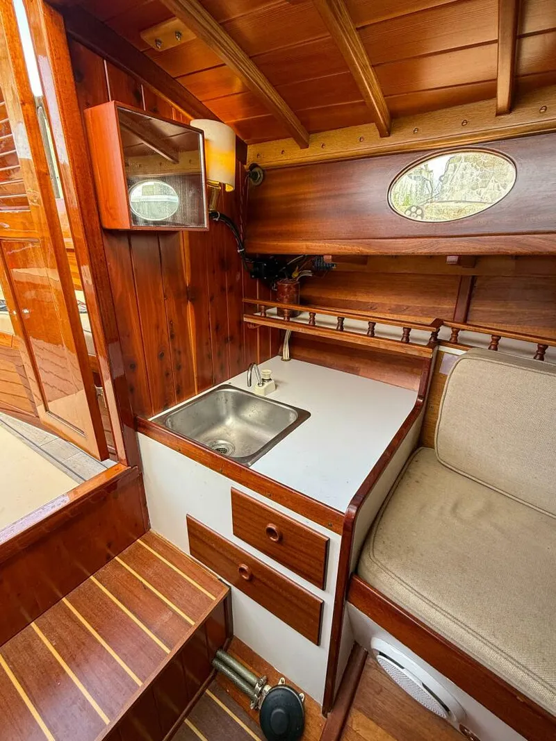 Slide: The Image of Herreshoff Custom Doug Hylan designed Rozinante 2004 - 5577951