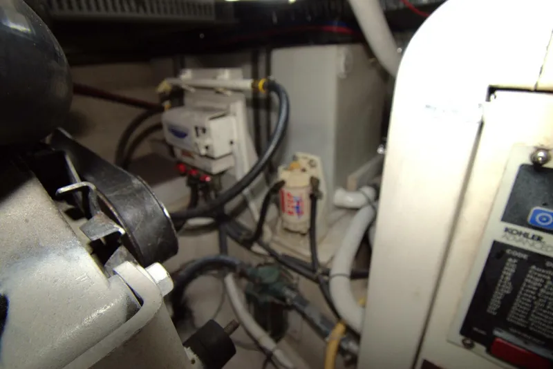 Slide: The Image of Carver 444 Cockpit Motor Yacht 2005 - 5580510