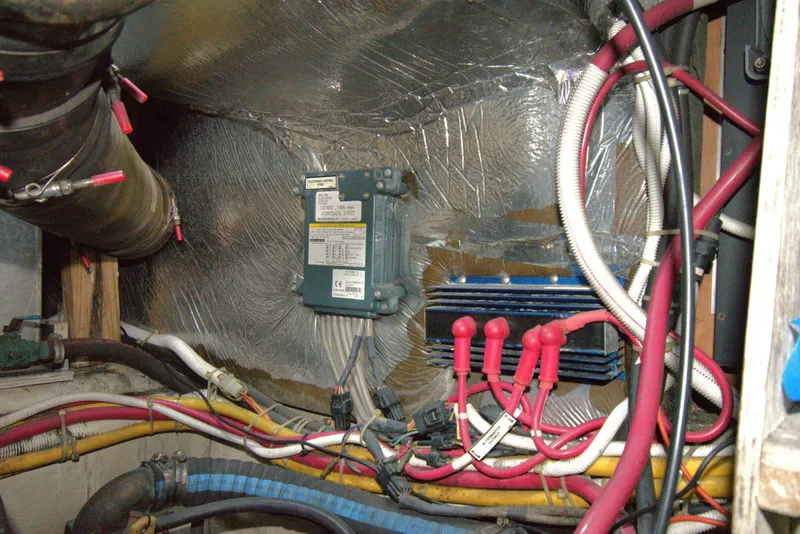 Slide: The Image of Carver Yachts 444 Cockpit Motor Yacht 2005 - 5580506