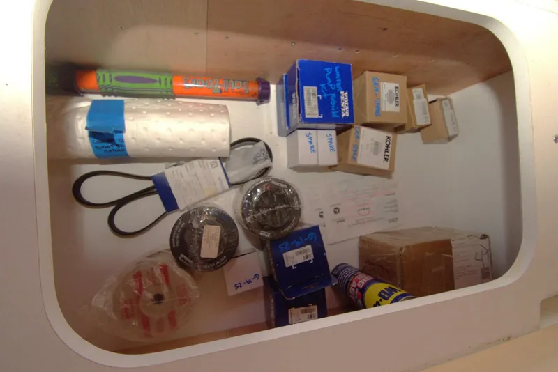 Slide: The Image of Carver Yachts 444 Cockpit Motor Yacht 2005 - 5580518