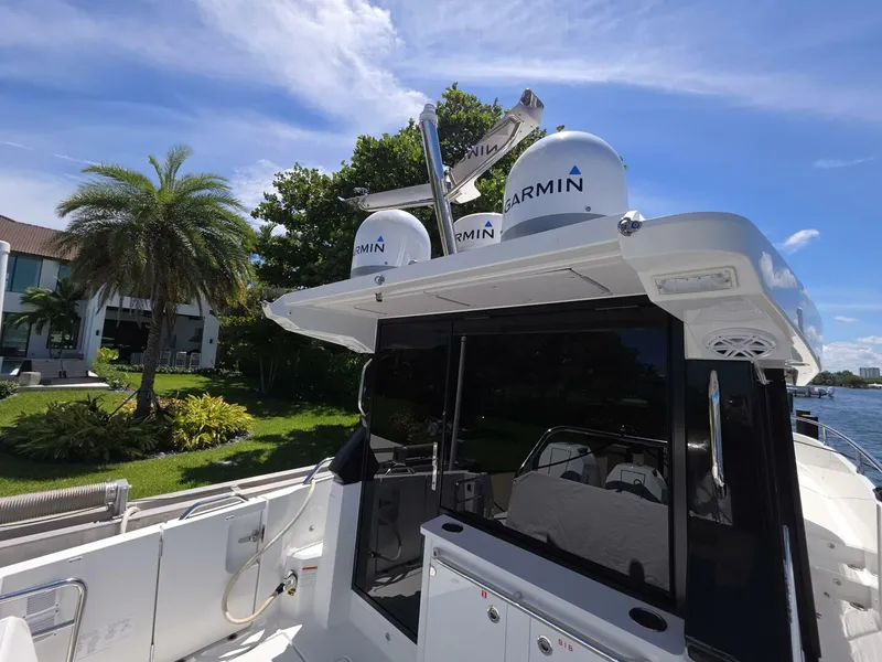 Slide: The Image of Wellcraft 355 Commuter 2024 - 5579682