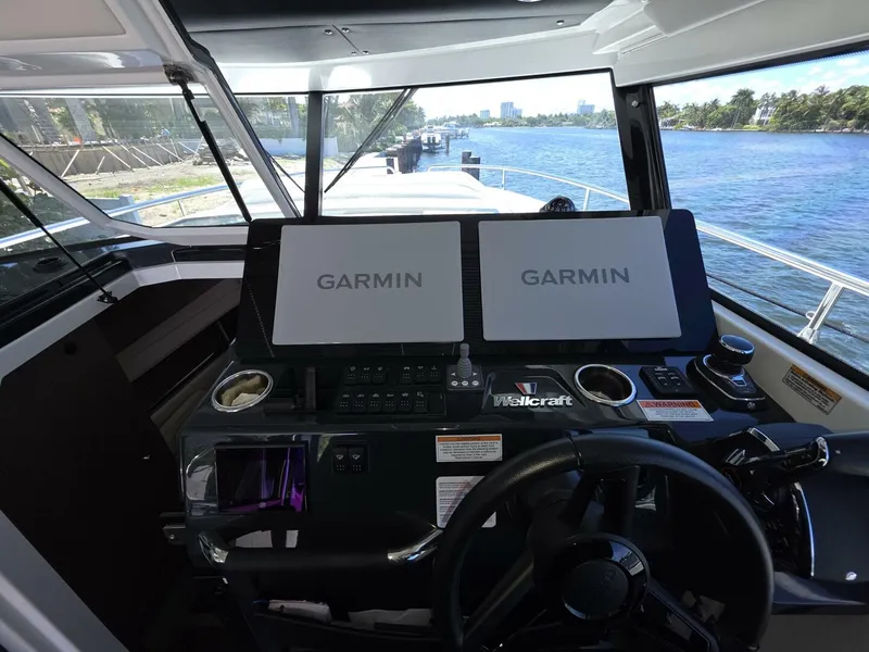 Slide: The Image of Wellcraft 355 Commuter 2024 - 5579689