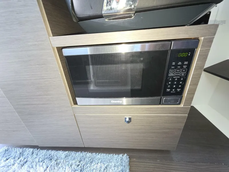 Slide: The Image of Wellcraft 355 Commuter 2024 - 5579696