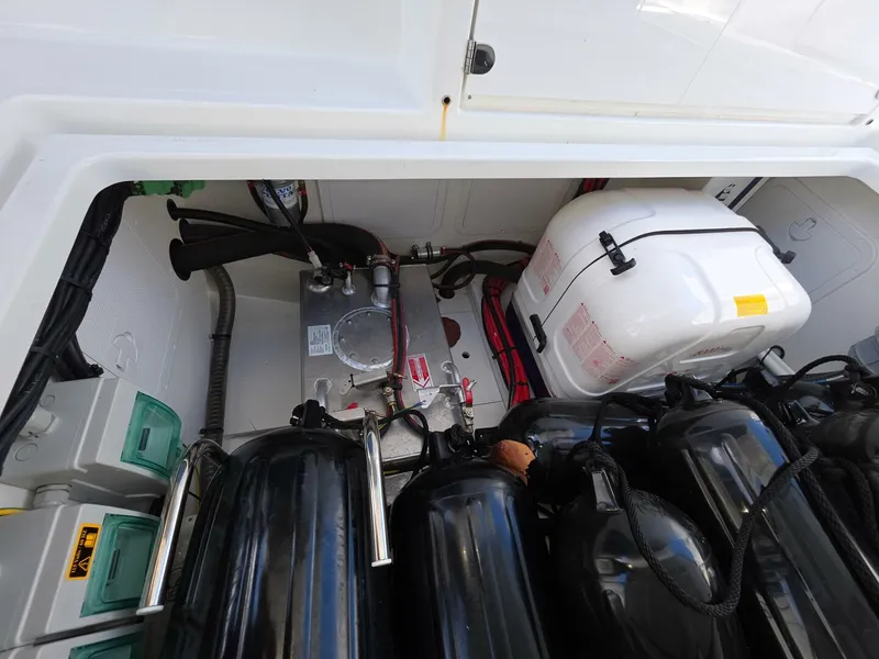 Slide: The Image of Wellcraft 355 Commuter 2024 - 5832192