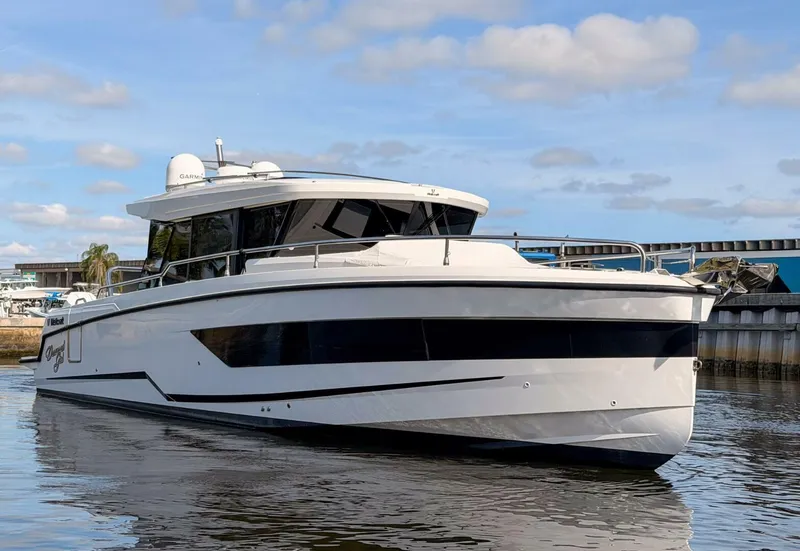 Slide: The Image of Wellcraft 355 Commuter 2024 - 5831847