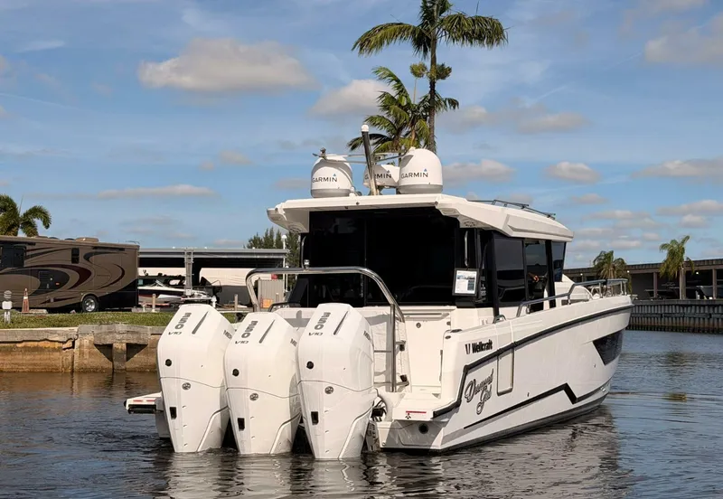 Slide: The Image of Wellcraft 355 Commuter 2024 - 5831852