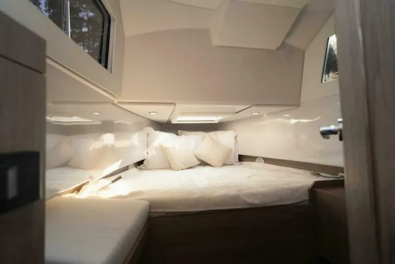 Slide: The Image of VIRTUE YACHTS V10 T-Tops Double Berth - 5579558