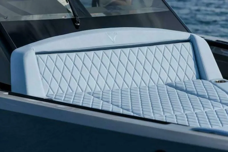 Slide: The Image of VIRTUE YACHTS V10 T-Tops Sunpad - 5579552
