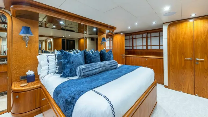 Slide: The Image of Master Looking Port - 5579610