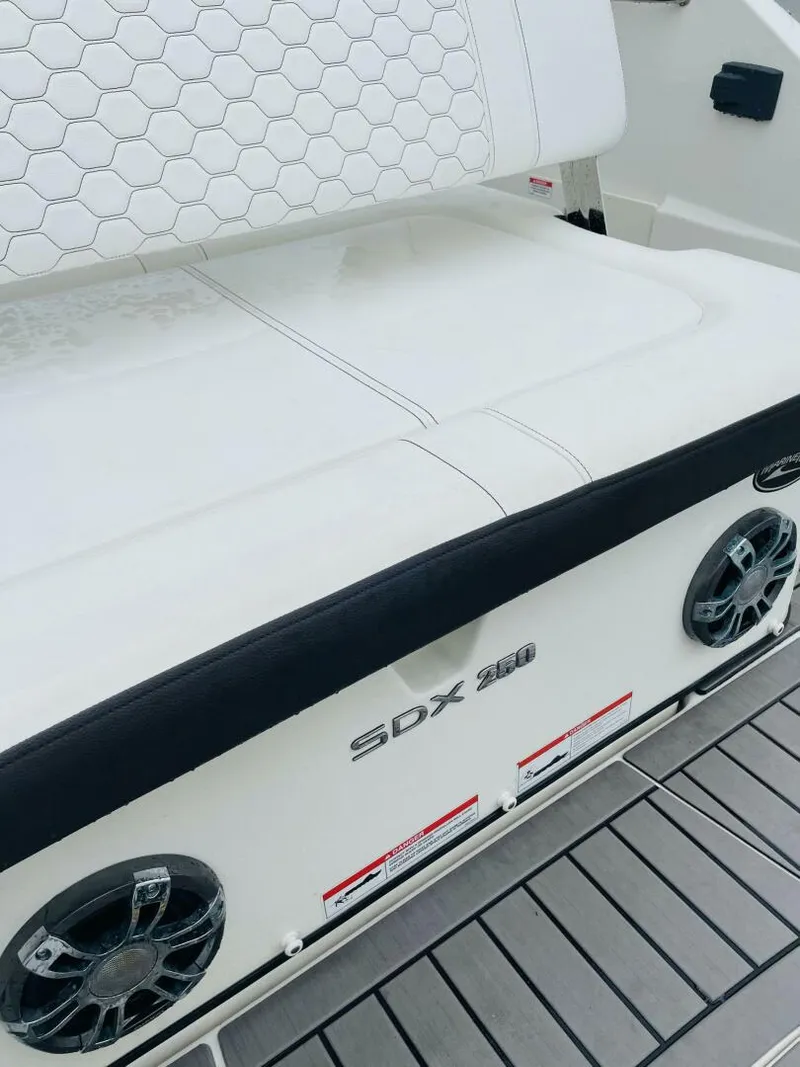 Slide: The Image of Sea Ray 25 2022 - 5579806