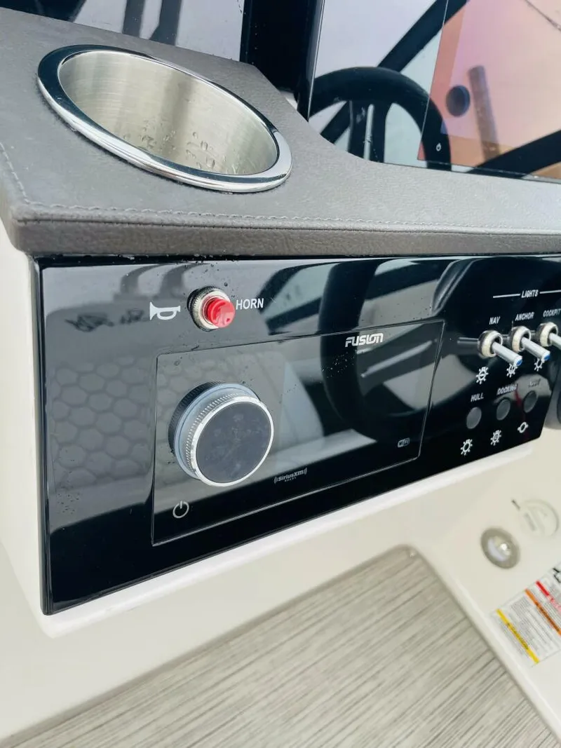 Slide: The Image of Sea Ray 25 2022 - 5579799