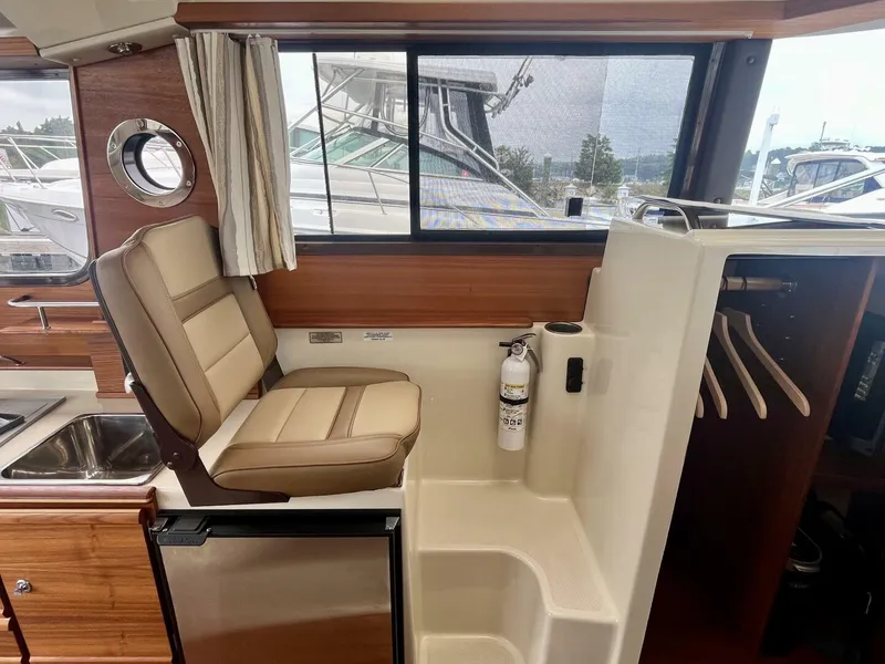 Slide: The Image of Ranger Tug R-27 2023 - 5580491