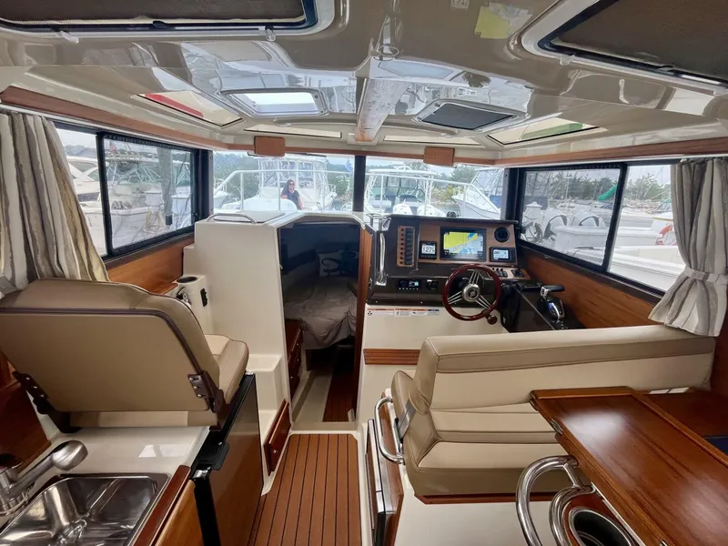 Slide: The Image of Ranger Tug R-27 2023 - 5580522