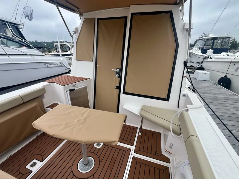 Slide: The Image of Ranger Tug R-27 2023 - 5580361