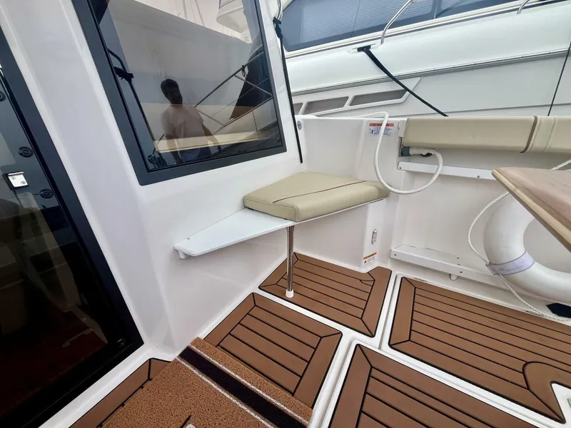 Slide: The Image of Ranger Tug R-27 2023 - 5580377