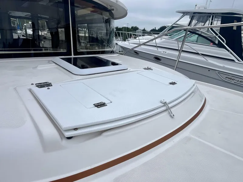 Slide: The Image of Ranger Tug R-27 2023 - 5580395