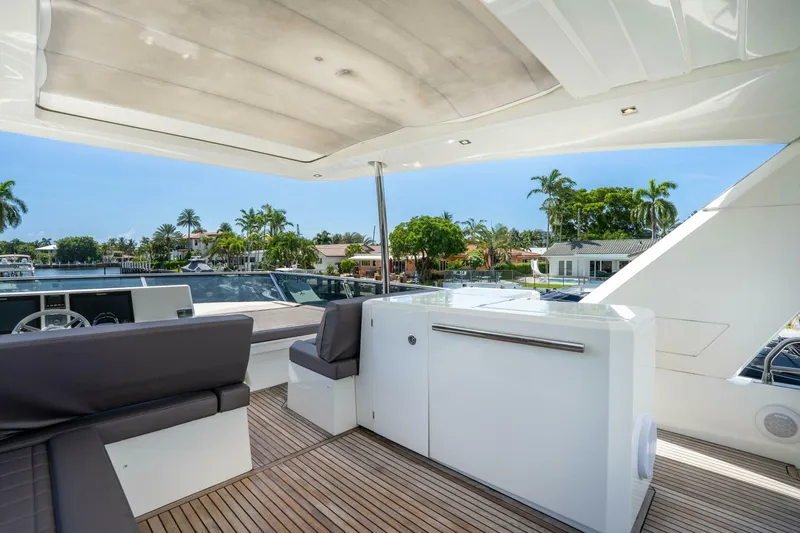 Slide: The Image of Prestige 680 2018 - 5622244