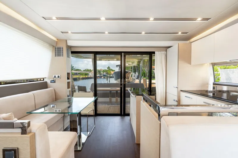 Slide: The Image of Prestige 680 2018 - 5622248