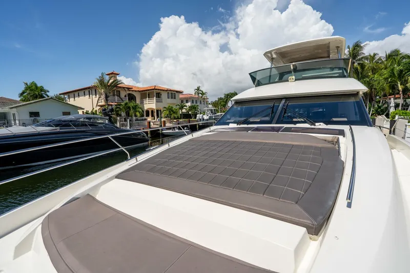 Slide: The Image of Prestige 680 2018 - 5622231