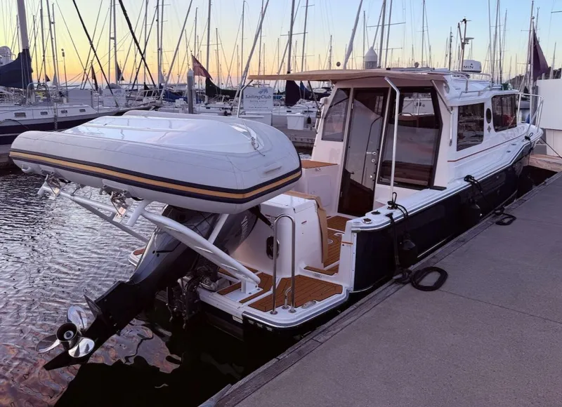 Slide: The Image of Ranger Tug R-27 2022 - 5599308