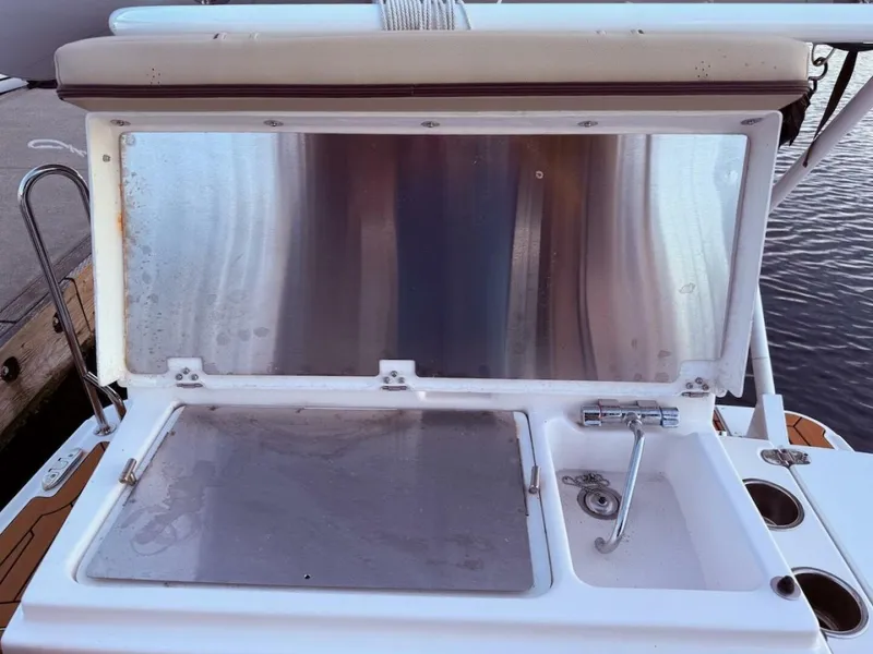 Slide: The Image of Ranger Tug R-27 2022 - 5599313