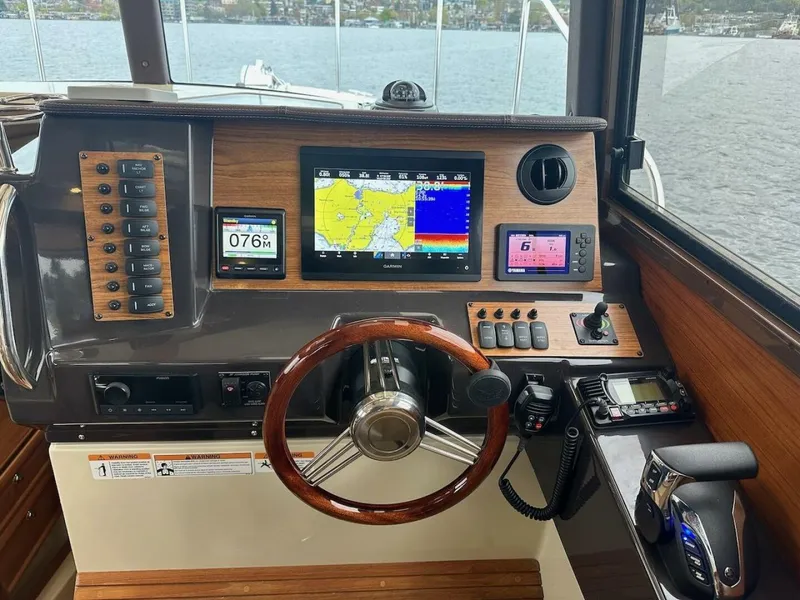 Slide: The Image of Ranger Tug R-27 2022 - 5599327