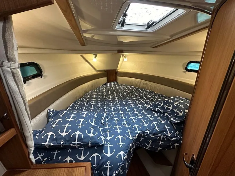 Slide: The Image of Ranger Tug R-27 2022 - 5599449