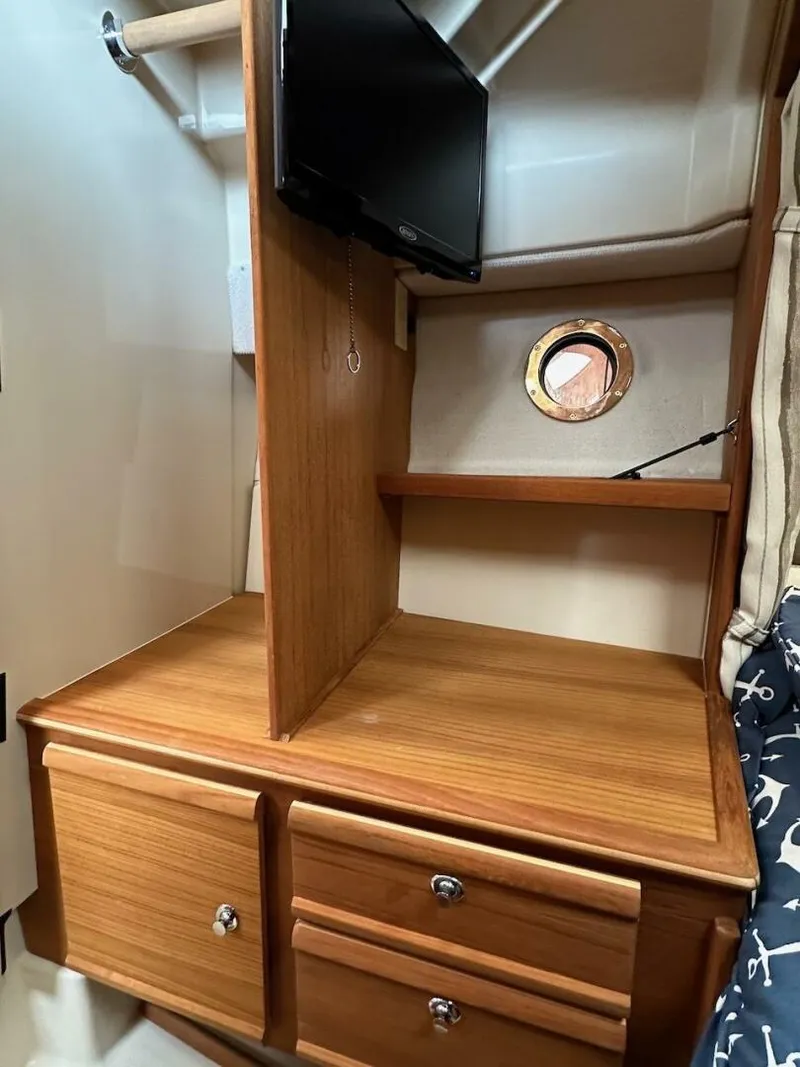 Slide: The Image of Ranger Tug R-27 2022 - 5599455