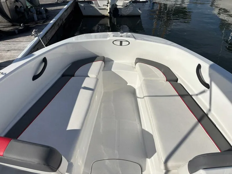 Slide: The Image of Tahoe T16 2023 - 5580783