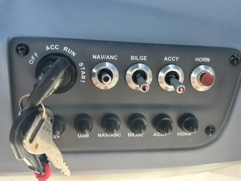 Slide: The Image of Tahoe T16 2023 - 5580785