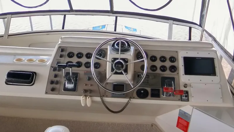 Slide: The Image of Flybridge/Helm - 5580866