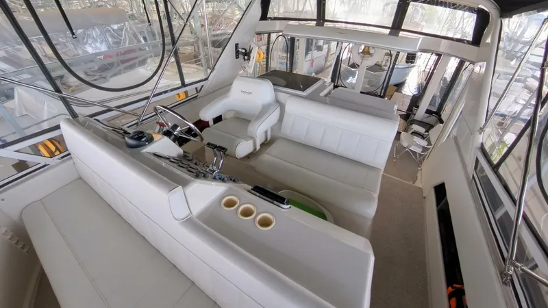 Slide: The Image of Flybridge/Bench Seat - 5580871