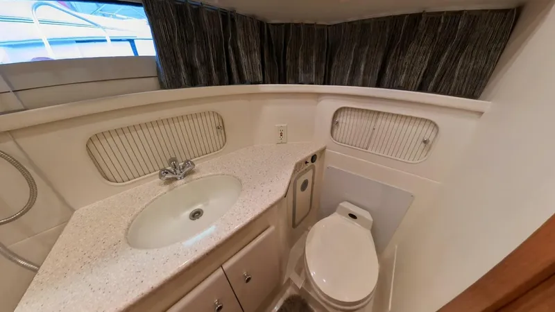 Slide: The Image of Master Ensuite Head - 5580846