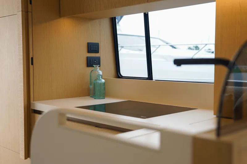 Slide: The Image of Azimut Fly 62 2026 - 5581054