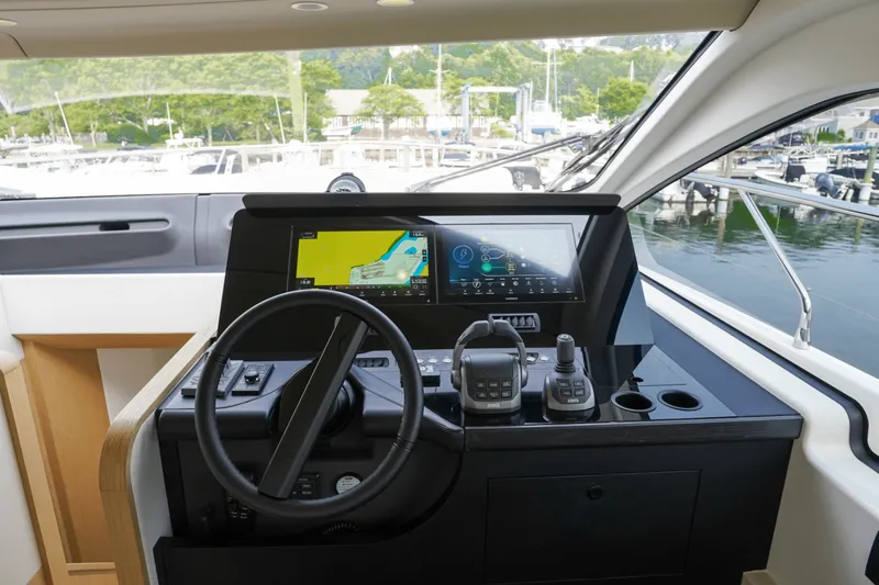 Slide: The Image of Azimut Fly 62 2026 - 5581063