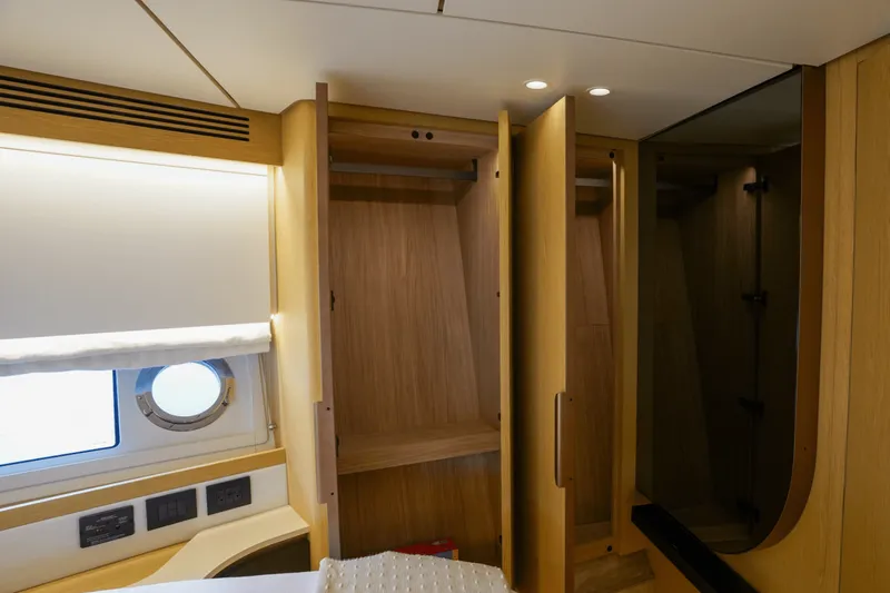 Slide: The Image of Azimut Fly 62 2026 - 5581088