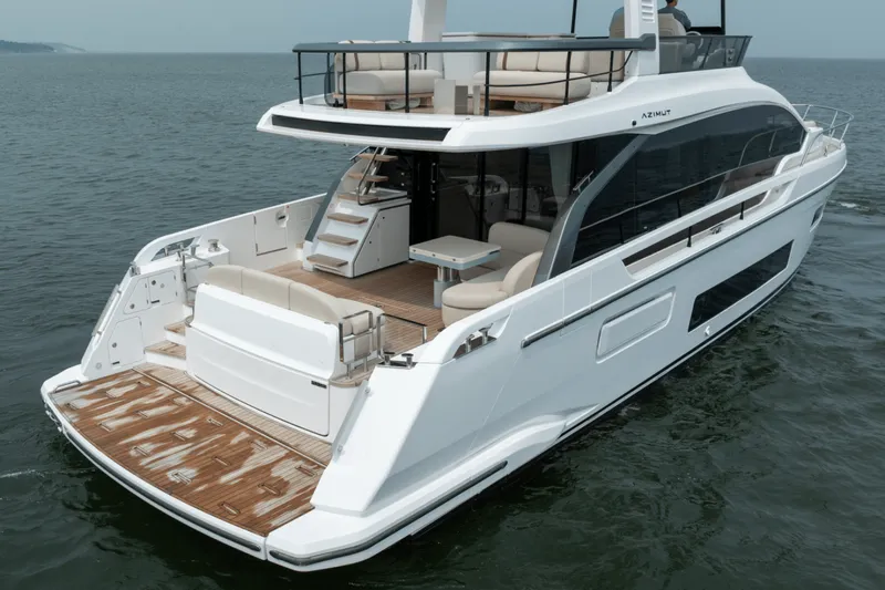 Slide: The Image of Azimut Fly 62 2026 - 5581105