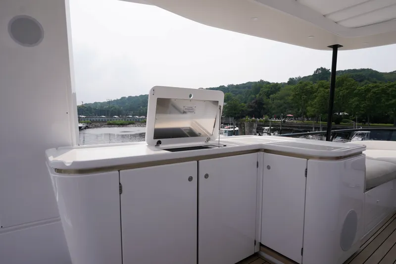 Slide: The Image of Azimut Fly 62 2026 - 5581109