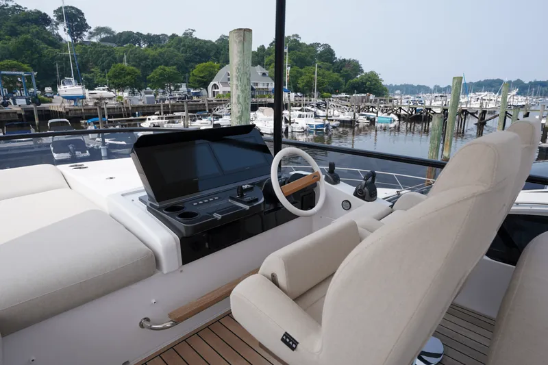 Slide: The Image of Azimut Fly 62 2026 - 5581112