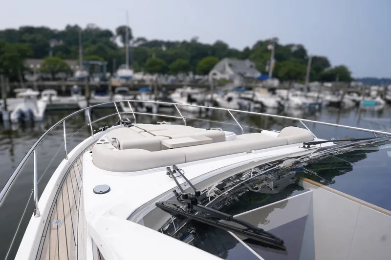 Slide: The Image of Azimut Fly 62 2026 - 5581115